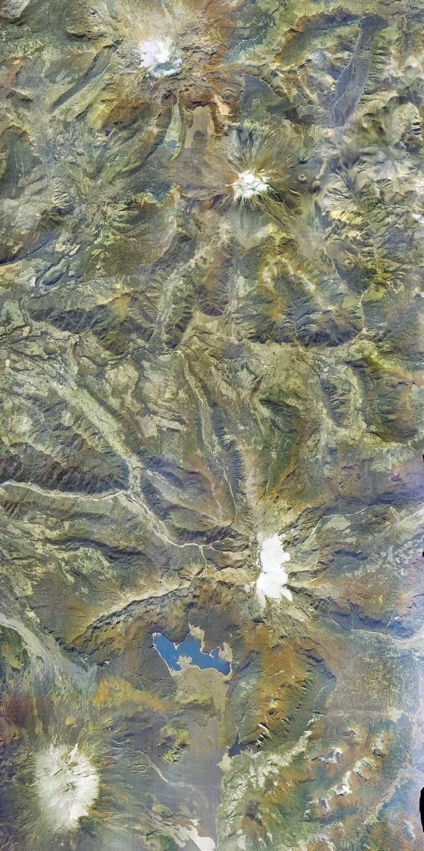 Mapa detallado del Sendero Huellas Pehuenches con normas de uso y puntos de referencia