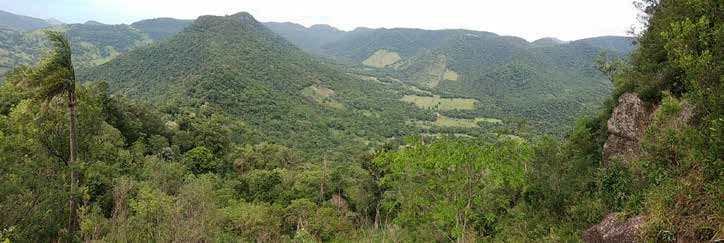 Vista panorámica de la Reserva Ybytyruzu, Cordillera de Ybytyruzu, Paraguay